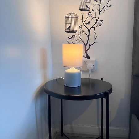 Modern Room In A 4 Bedroom Flat In London, Shared Bathroom! Exteriör bild