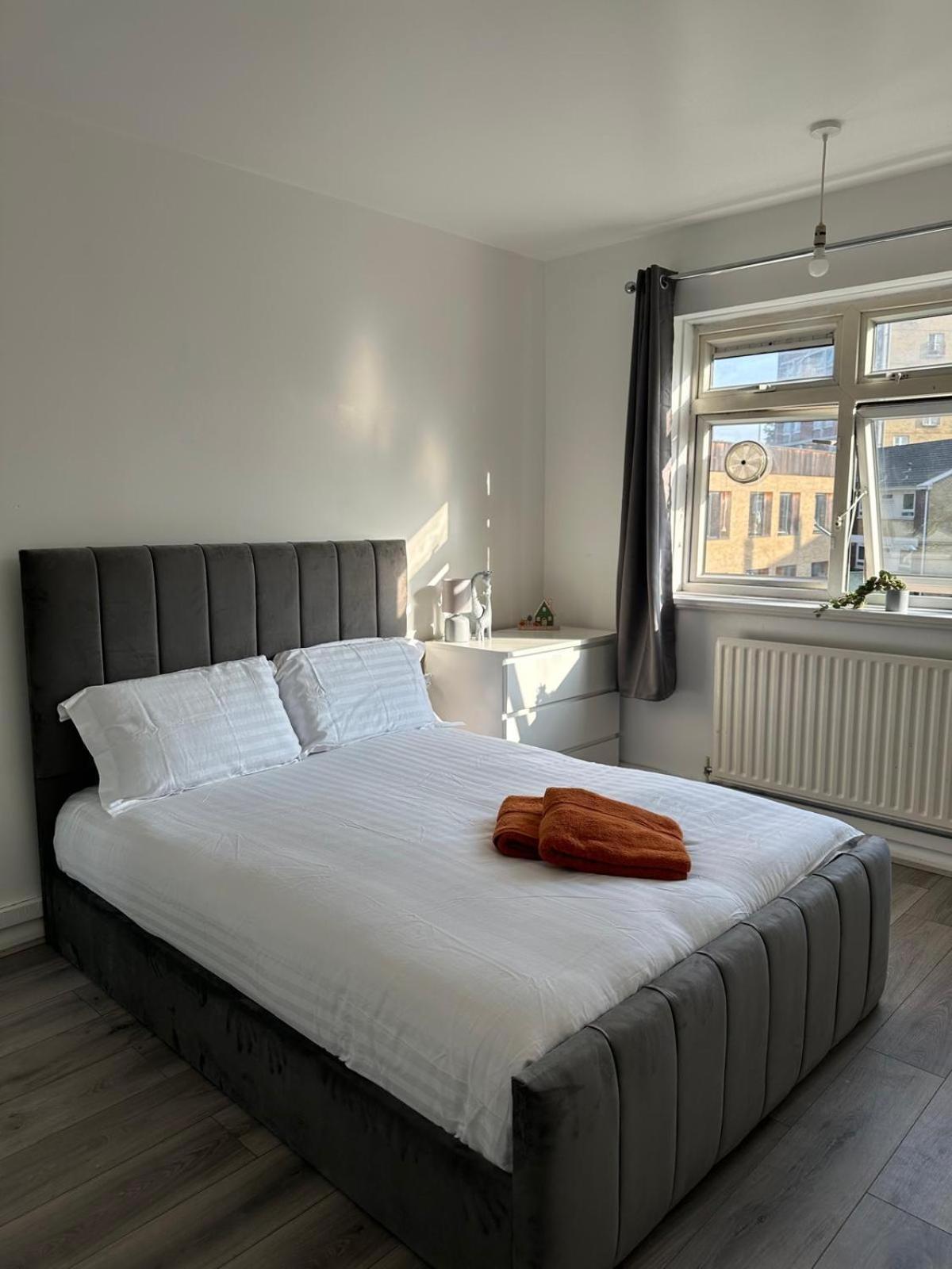 Modern Room In A 4 Bedroom Flat In London, Shared Bathroom! Exteriör bild