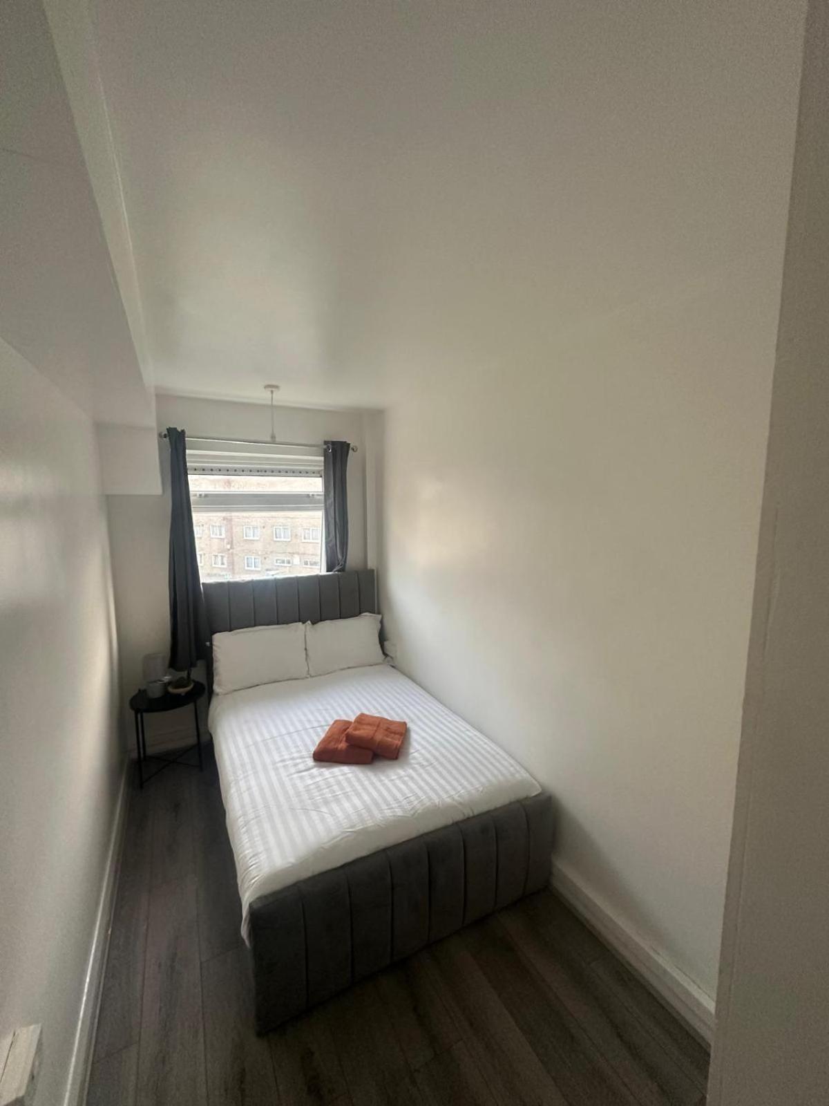 Modern Room In A 4 Bedroom Flat In London, Shared Bathroom! Exteriör bild