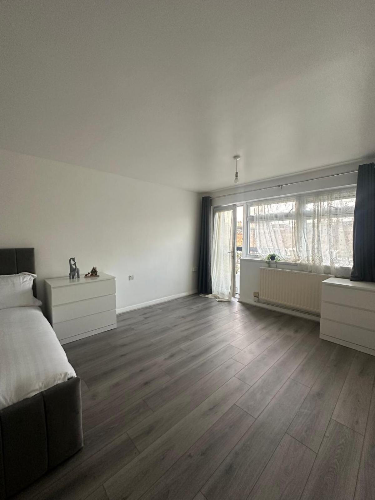 Modern Room In A 4 Bedroom Flat In London, Shared Bathroom! Exteriör bild