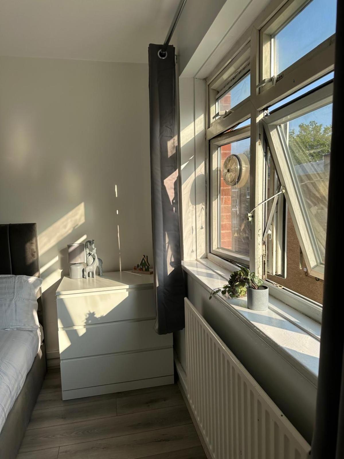 Modern Room In A 4 Bedroom Flat In London, Shared Bathroom! Exteriör bild